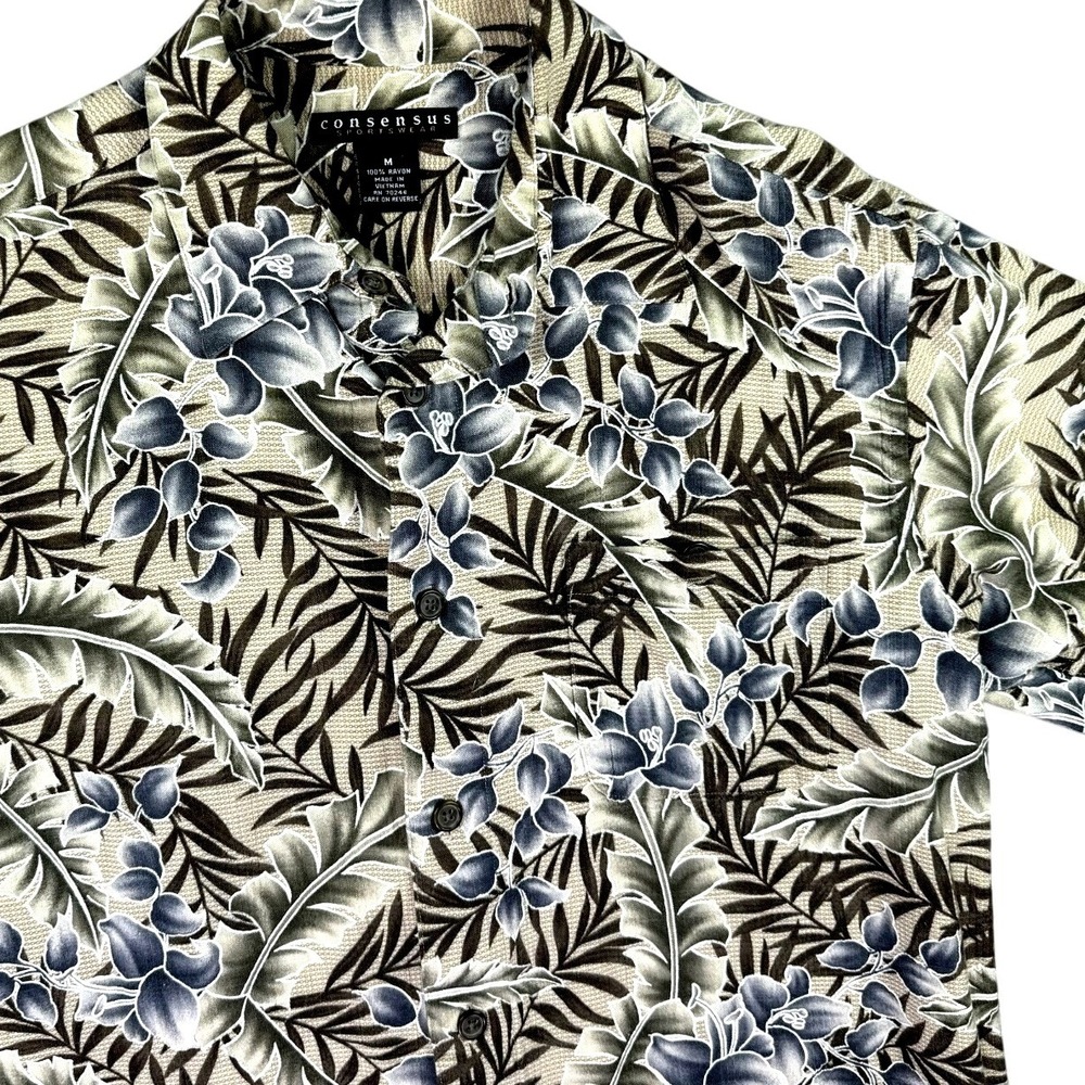 Consensus Hawaiian‎ Shirt Men M Floral Short Sleeve Rayon Aloha Surf Tiki Beach